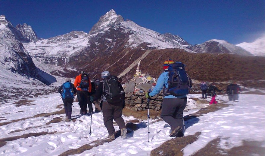 Gokyo-Cholapass-E.B.C. Trek 17 Night 18 Days